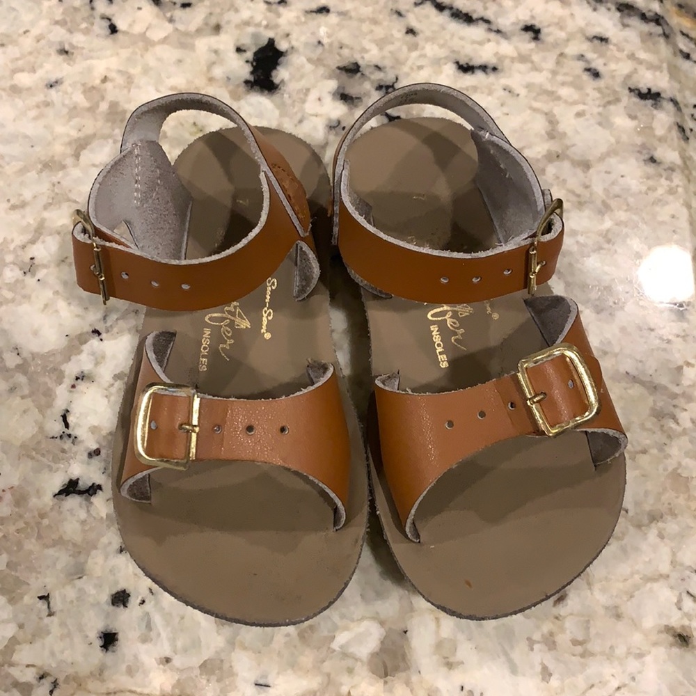 Leather toddler girl sandals. Size 7